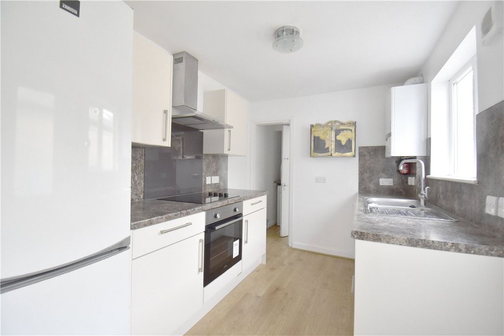 Property photo 2 of 11 Picture No. 18