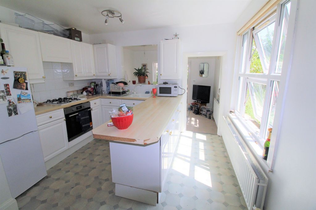 Property photo 2 of 6