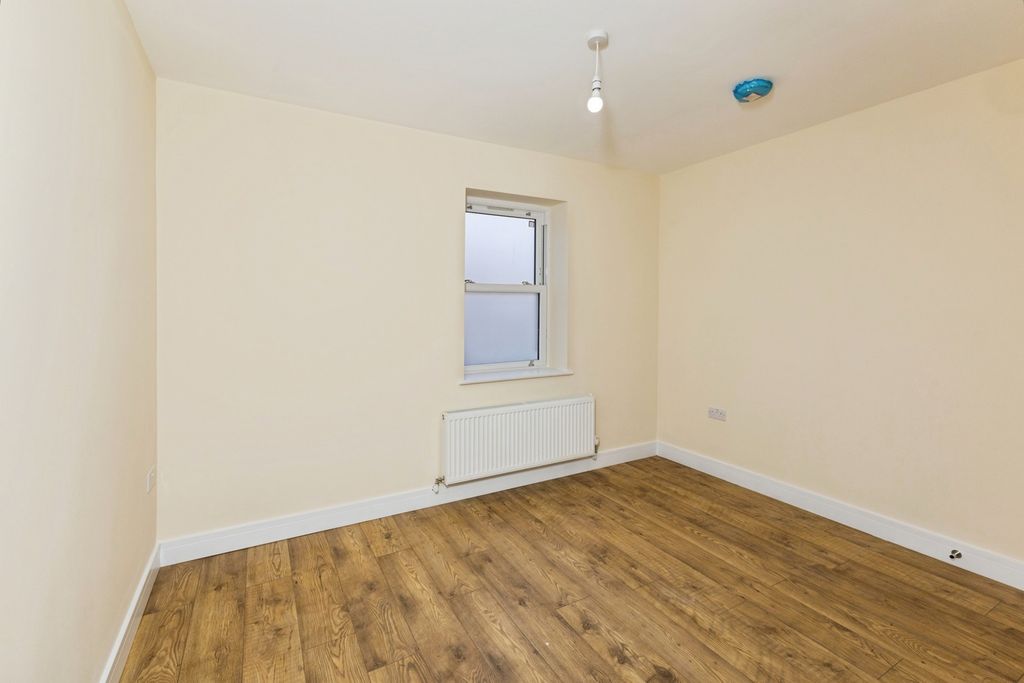 Property photo 3 of 12 Bedroom