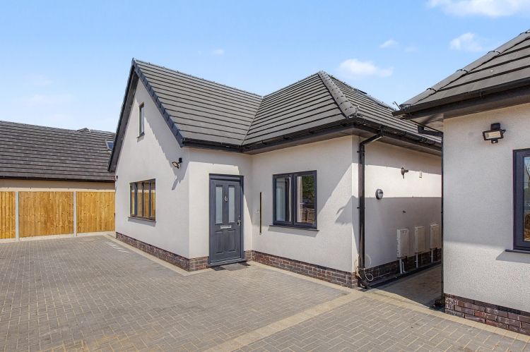 Property photo 2 of 7 327755