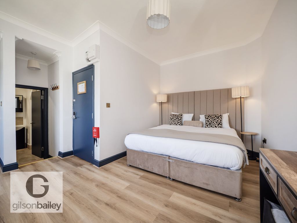Property photo 2 of 11 3-Flat3 52Apowrd-13