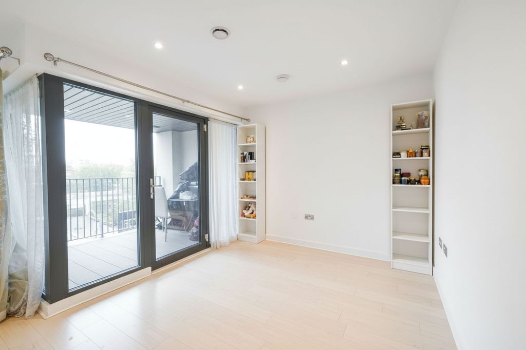 Property photo 3 of 14