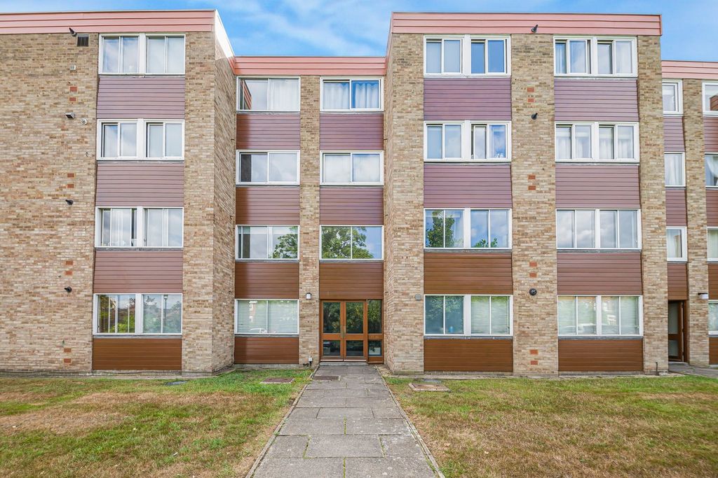 Property photo 1 of 8