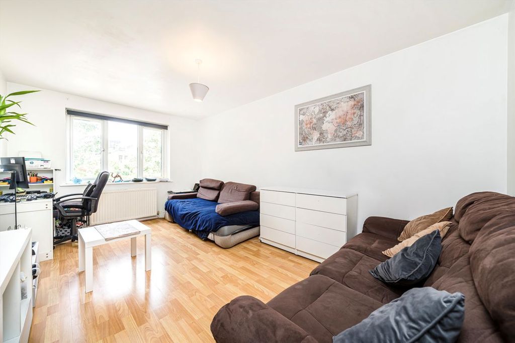 Property photo 2 of 6