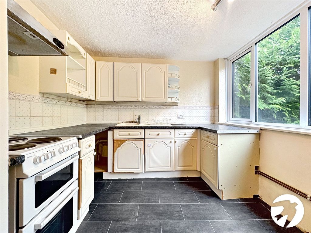 Property photo 3 of 17 Picture 3