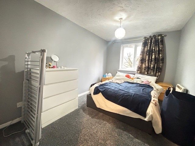 Property photo 3 of 7 Bedroom 1