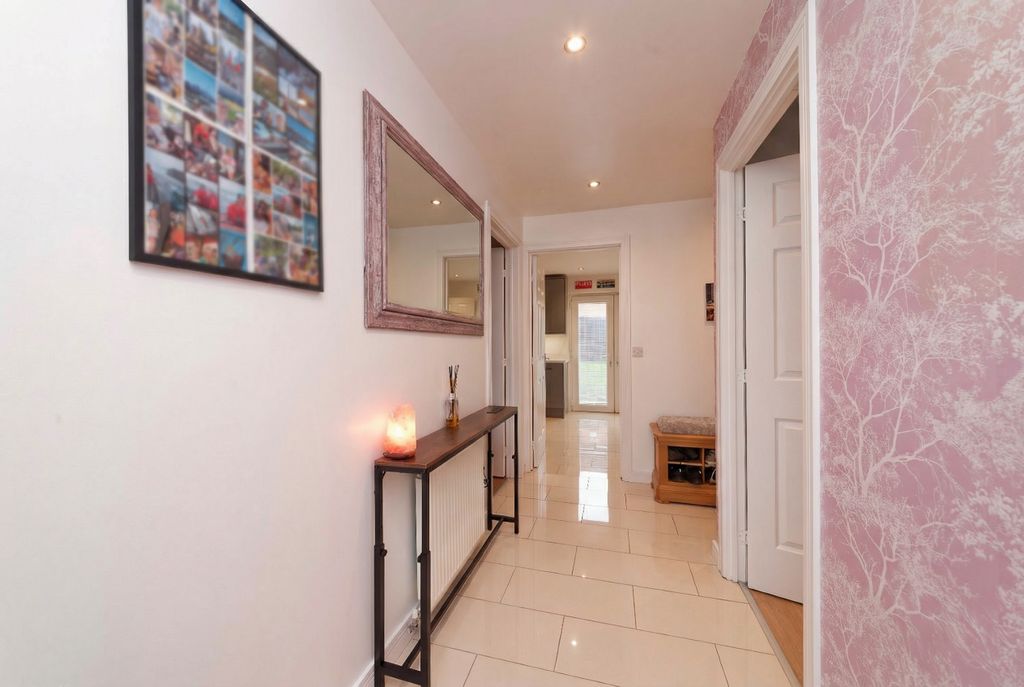 Property photo 2 of 25 Property Image 2