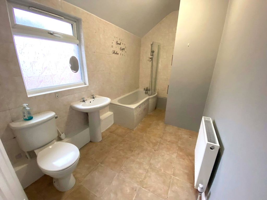 Property photo 3 of 16 Picture No. 11