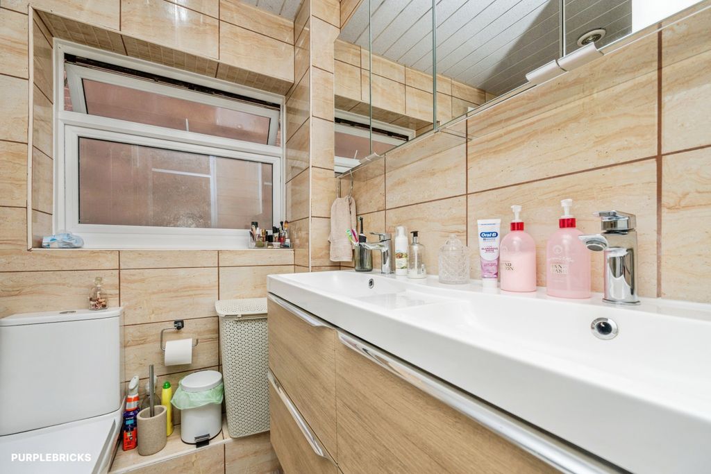 Property photo 3 of 29