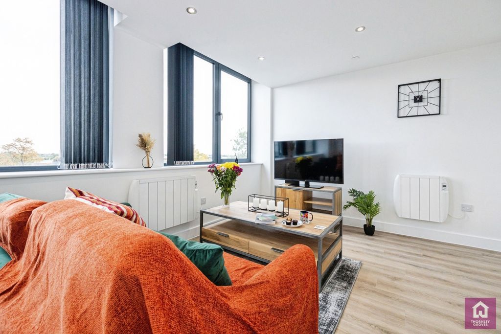 Property photo 2 of 18 Pbox-Img.Jpg