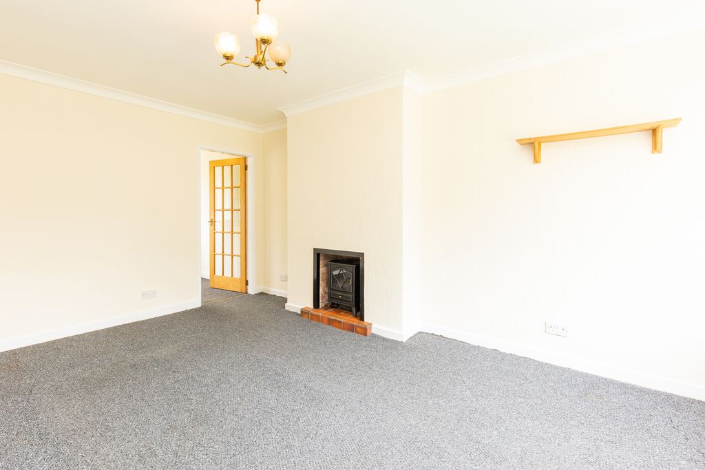 Property photo 3 of 10 Living Room