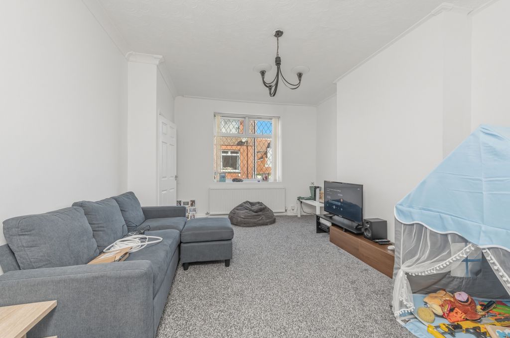 Property photo 3 of 19