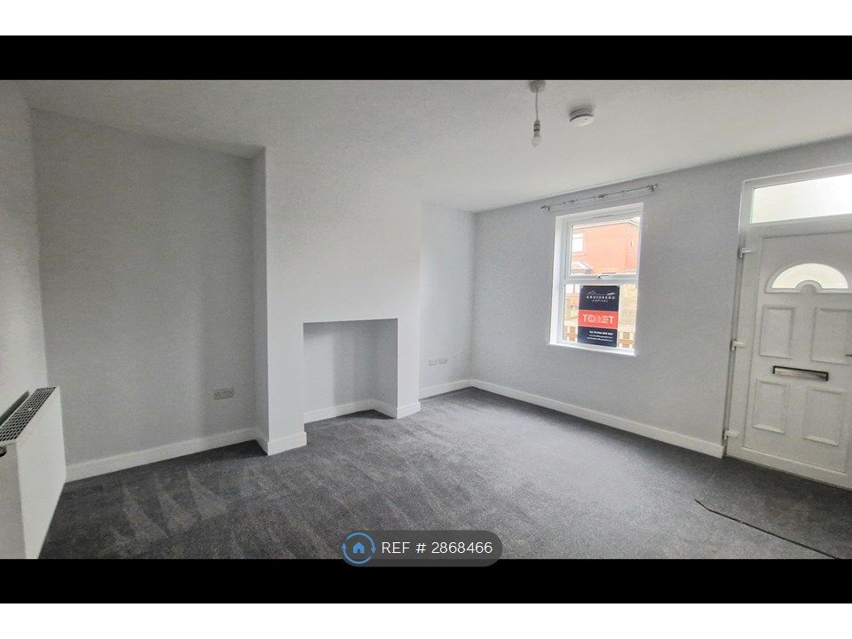 Property photo 1 of 8 Lounge