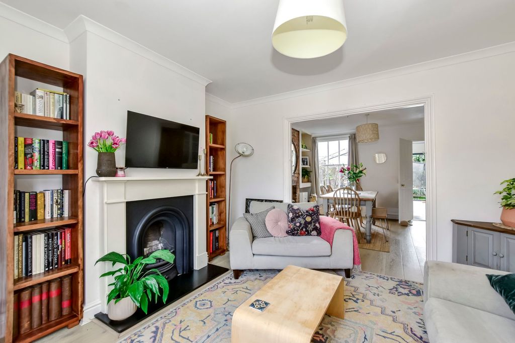 Property photo 2 of 21