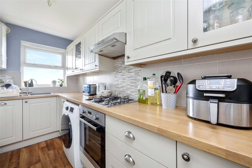 Property photo 2 of 17 Picture No. 08