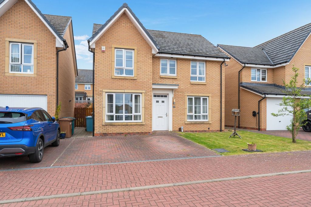 Property photo 2 of 31