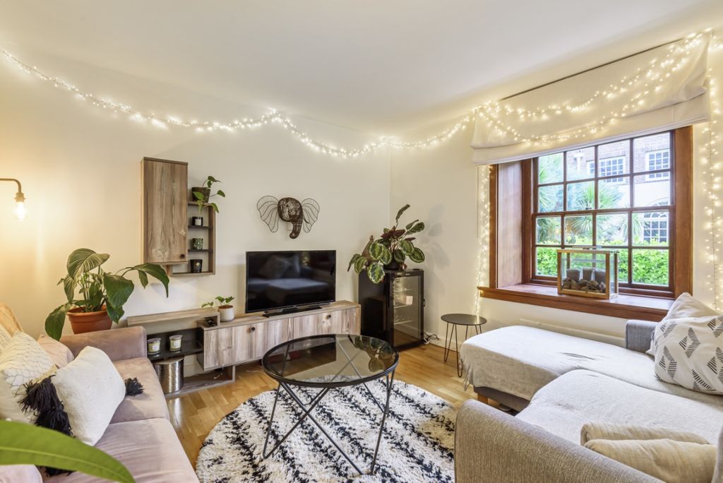 Property photo 1 of 9 2