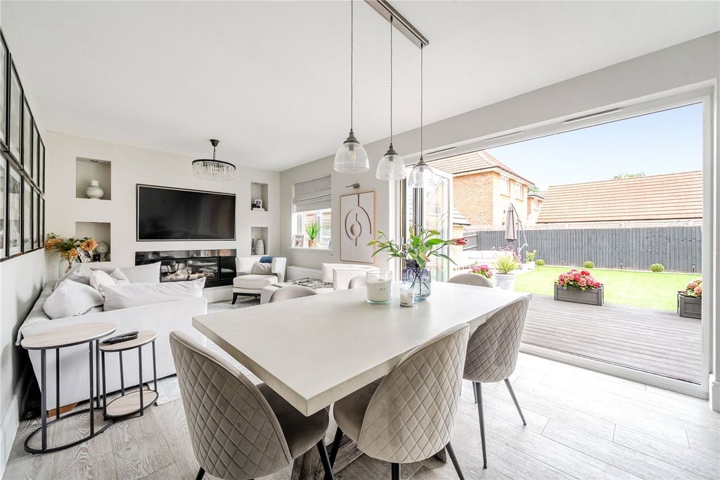 Property photo 2 of 19 Picture No. 08