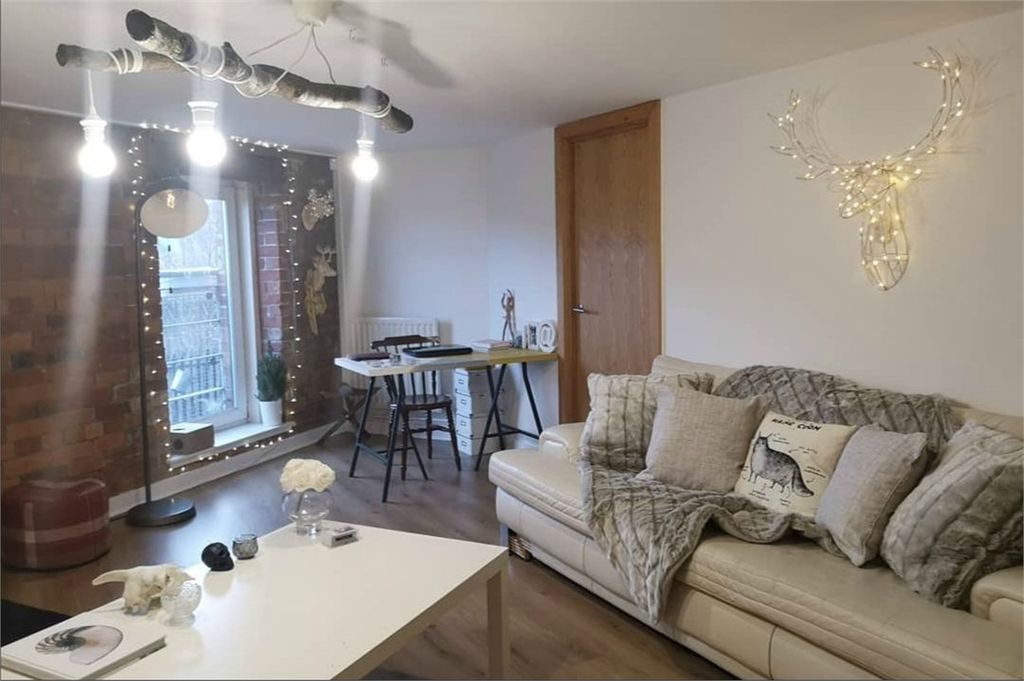 Property photo 3 of 9