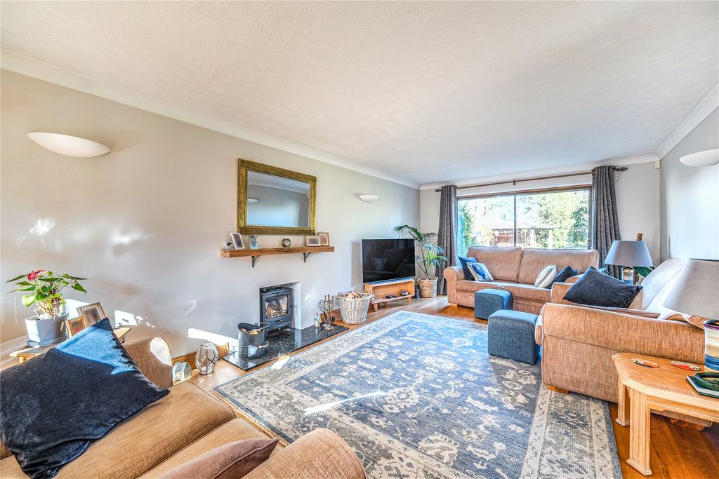 Additional image 8 of 4 bed detached house for saleLightwater GU18