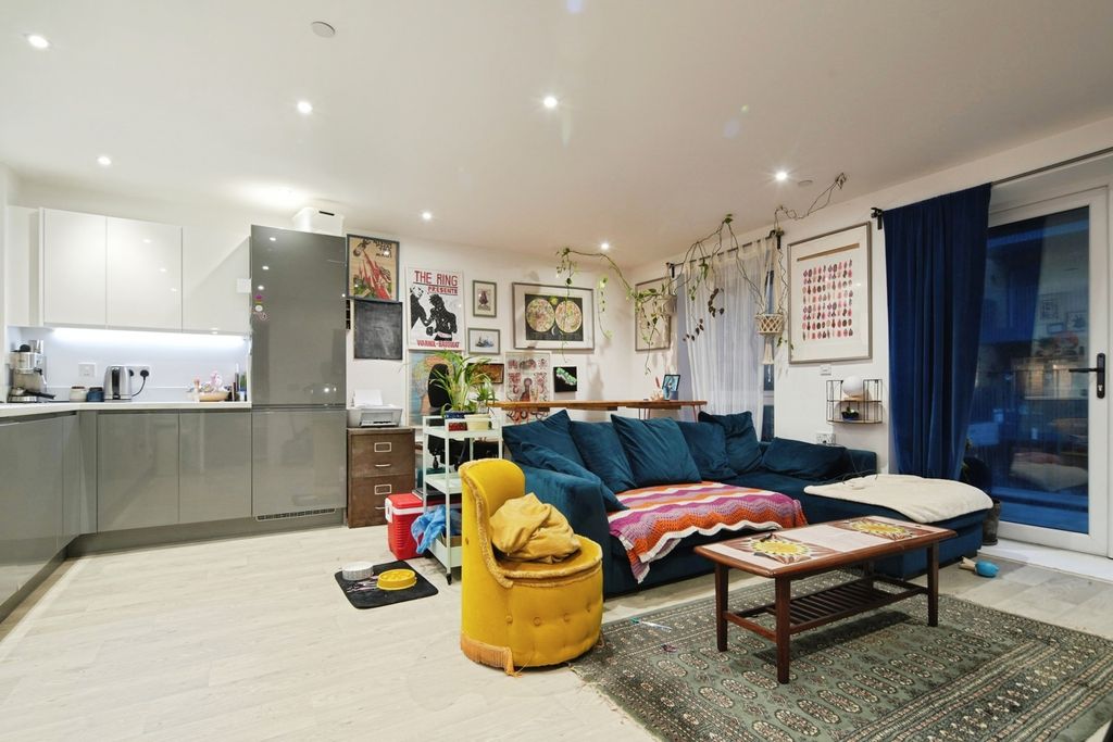 Property photo 2 of 15 Pbox-Img.Jpg