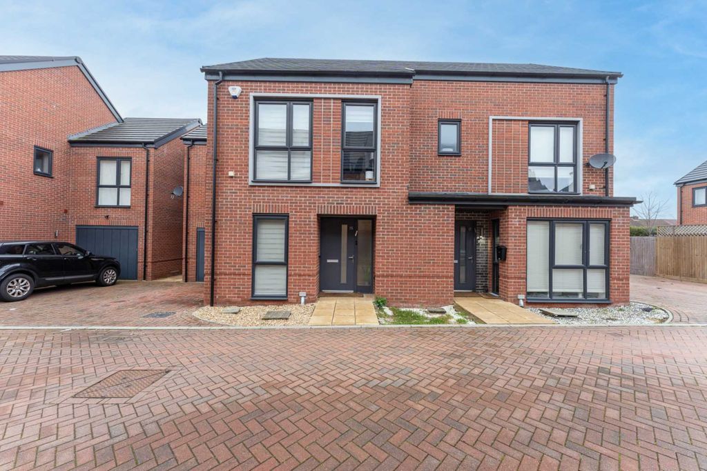 Property photo 2 of 17