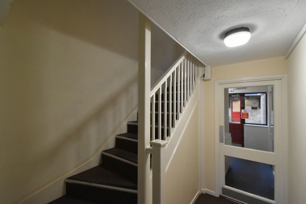 Property photo 2 of 9 Gallery