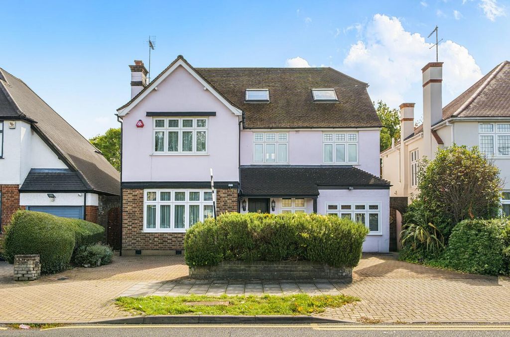 Property photo 1 of 17 Davidson Frost-Wellings, Dfw, Dalkeith Grove, Stan