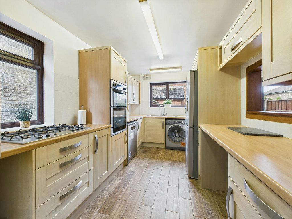 Property photo 2 of 13 Kitchen