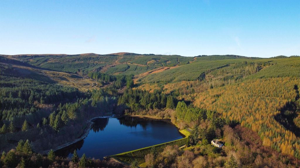 Property photo 2 of 24