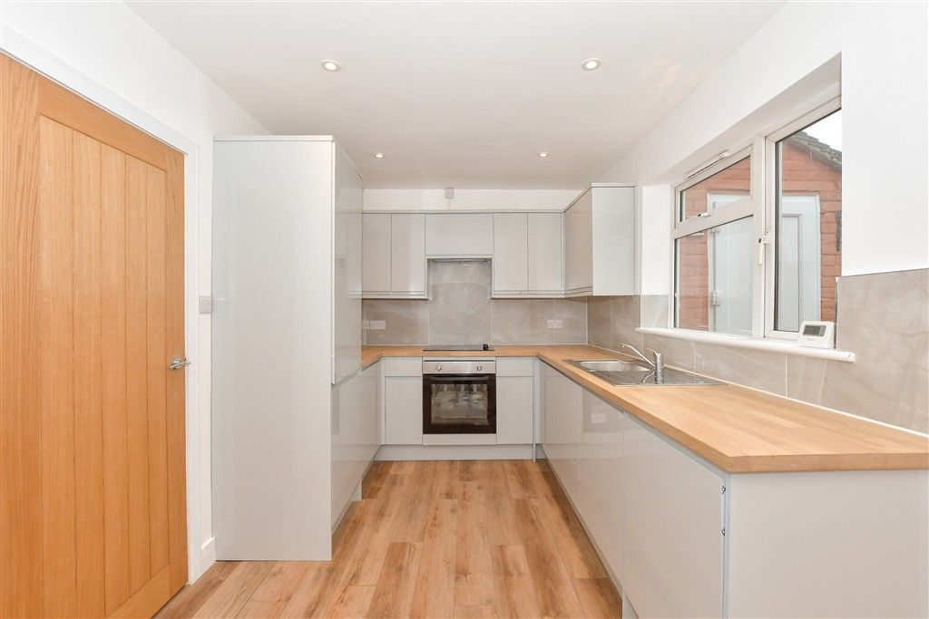 Property photo 1 of 16 Kitchen/Diner