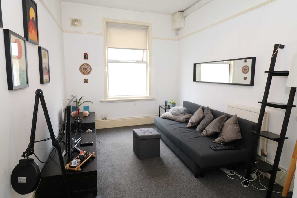 Property photo 1 of 4