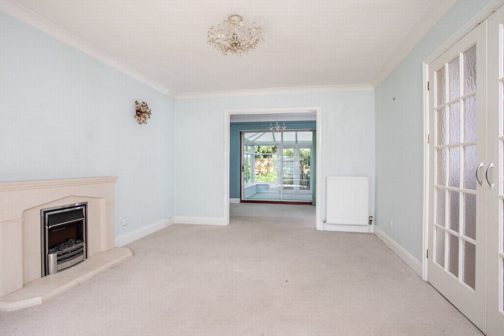 Property photo 3 of 16 Sitting Room
