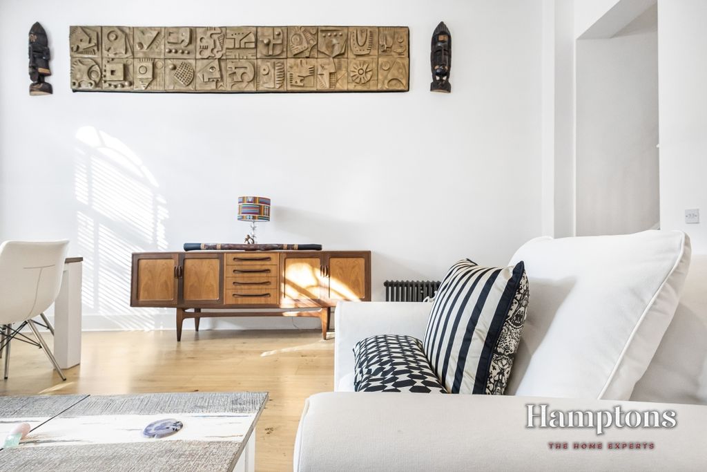 Property photo 3 of 23