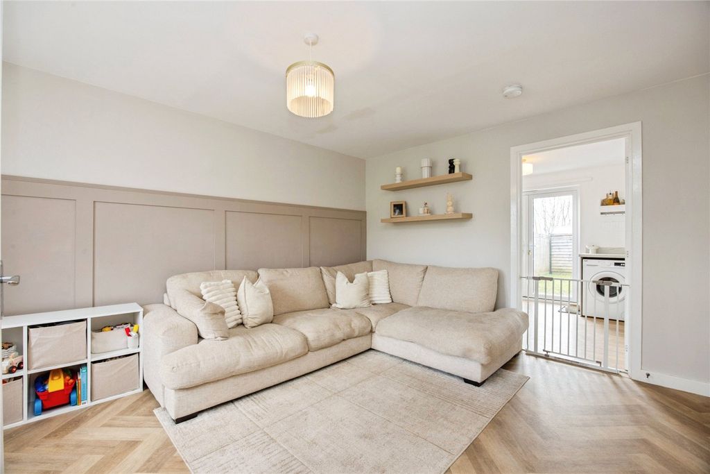 Property photo 3 of 17 Picture No. 11