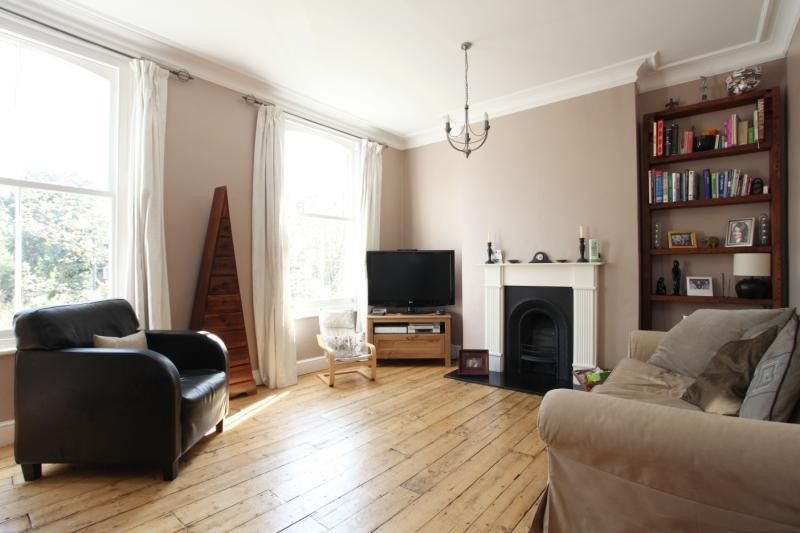 Property photo 2 of 11 Living