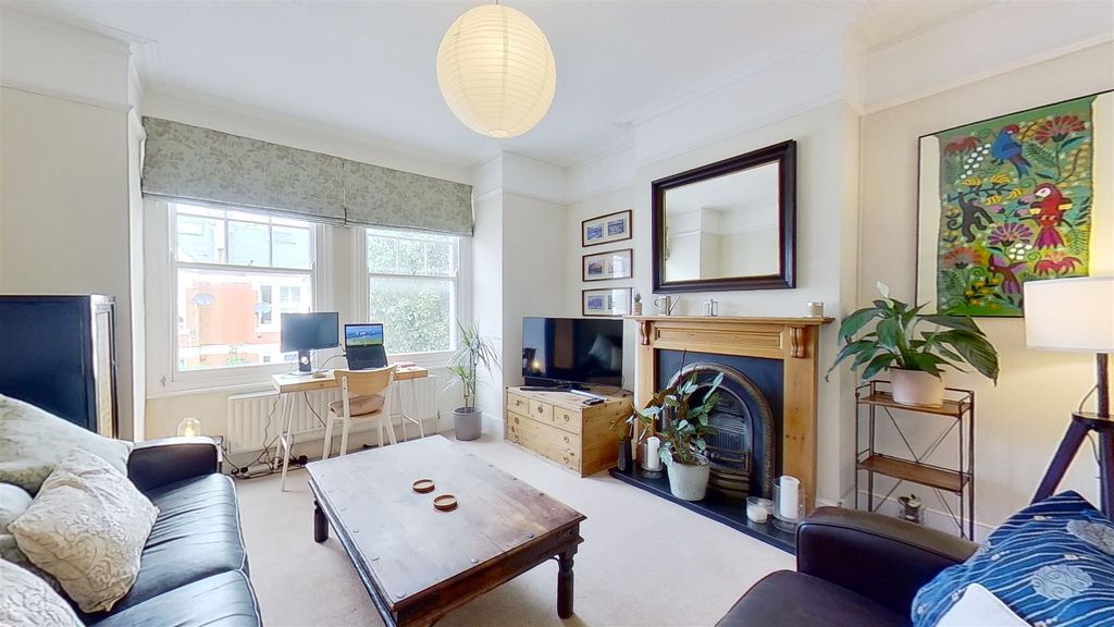 Property photo 2 of 18 Quinton-St-Earlsfield-Sw18-08052021_204437.Jpg