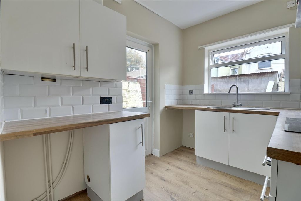 Property photo 2 of 12 5E47Aafb-D9E5-4C88-B80E-Af2072Afe56C_1_201_A.Jpeg