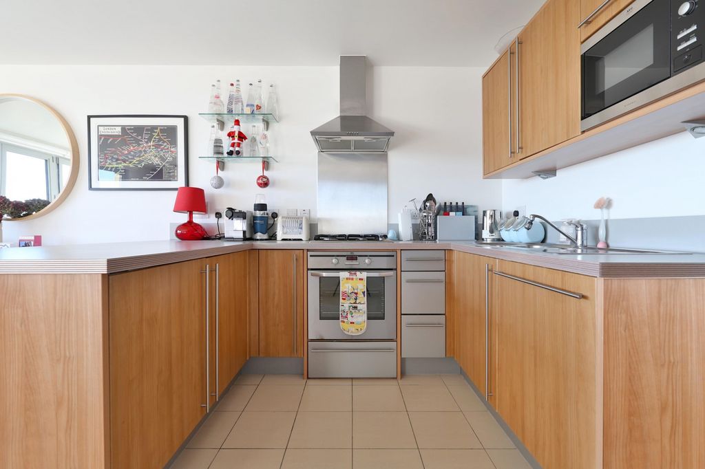 Property photo 3 of 13 Kitchen