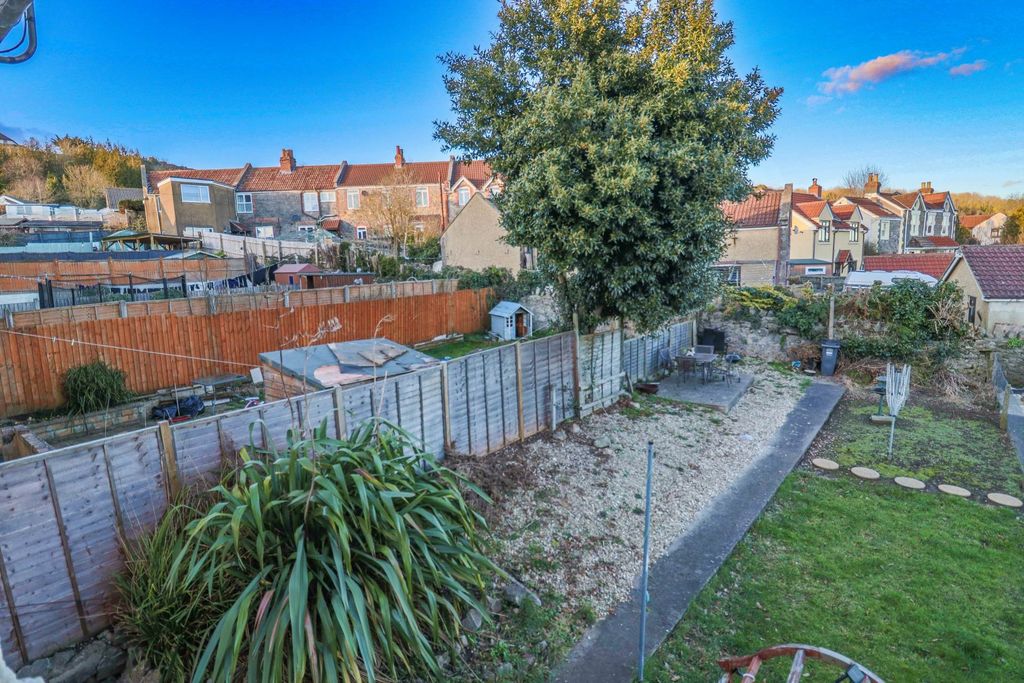 Property photo 2 of 7