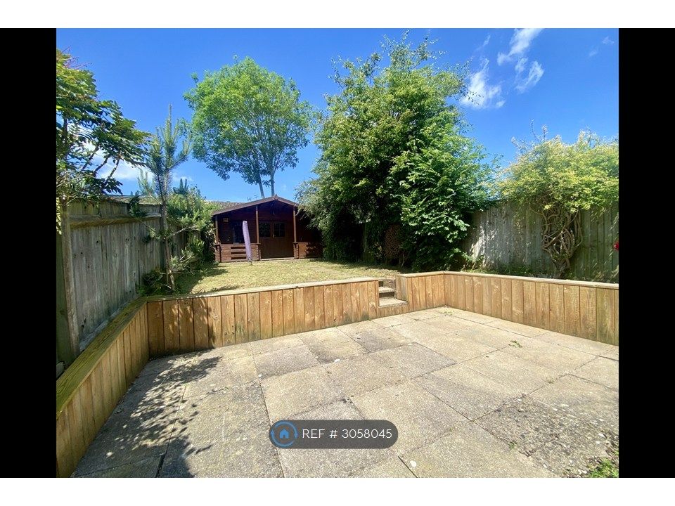 Property photo 2 of 23