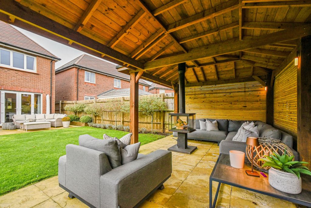 Property photo 2 of 17