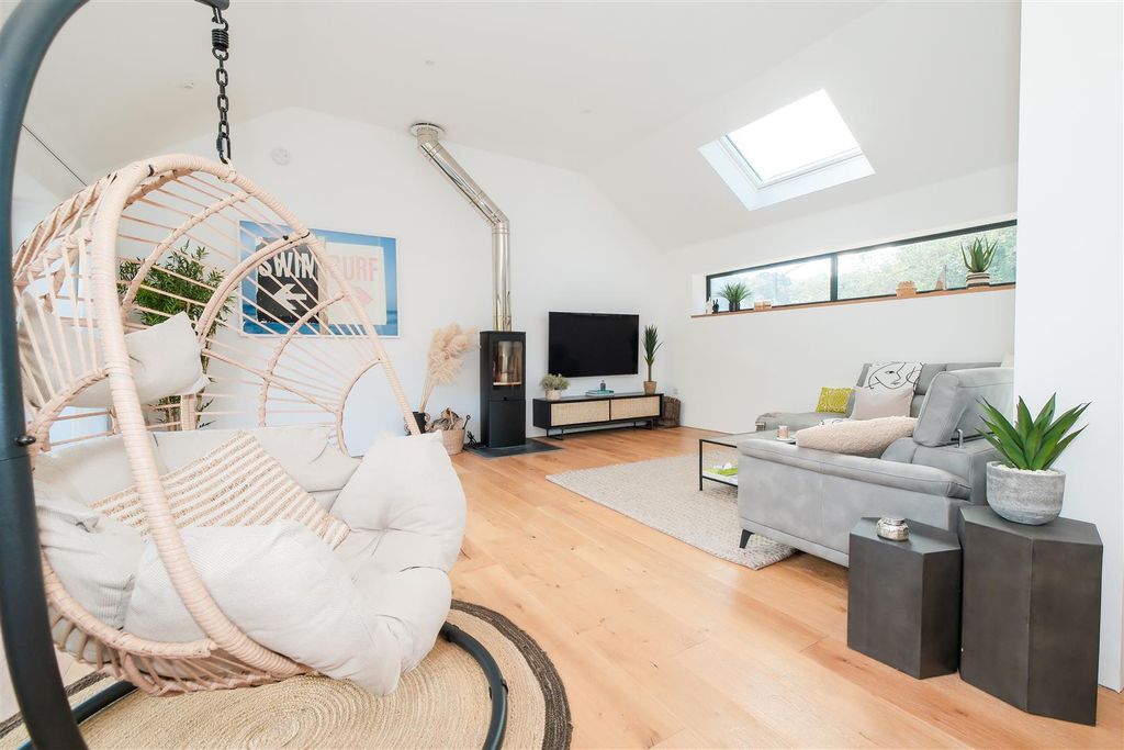 Property photo 3 of 28 Parry The Orchard-18.Jpg