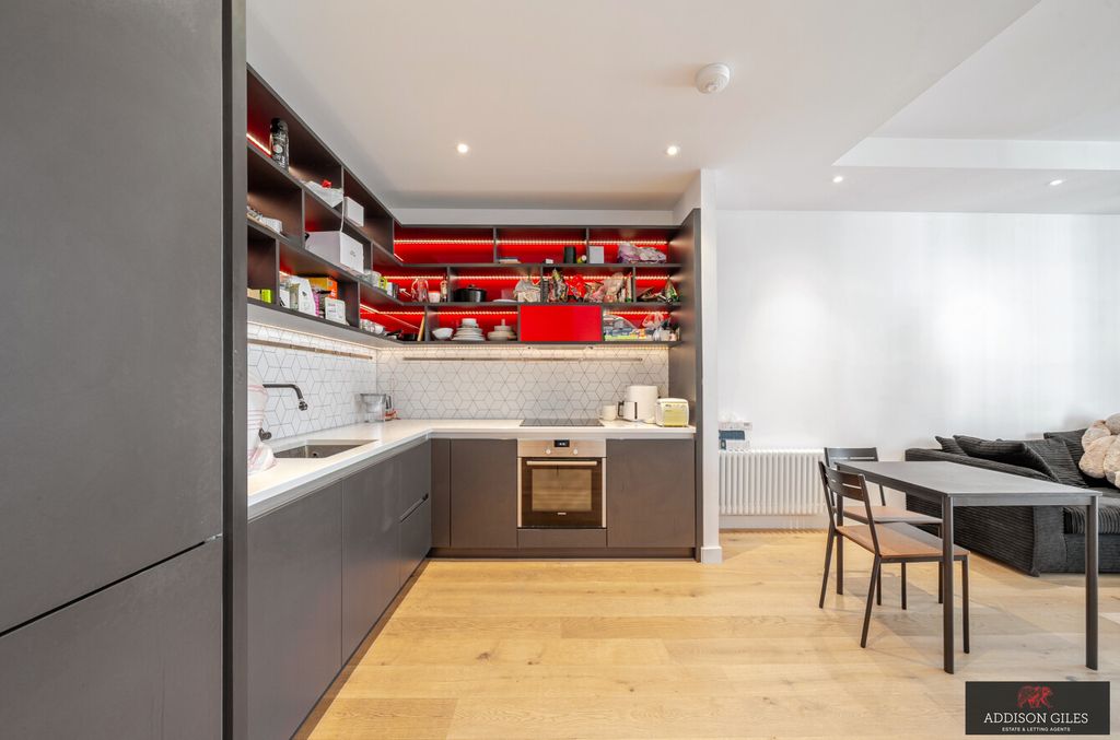 Property photo 2 of 21 Photo 8