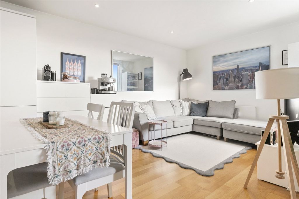 Property photo 1 of 9 Reception Room