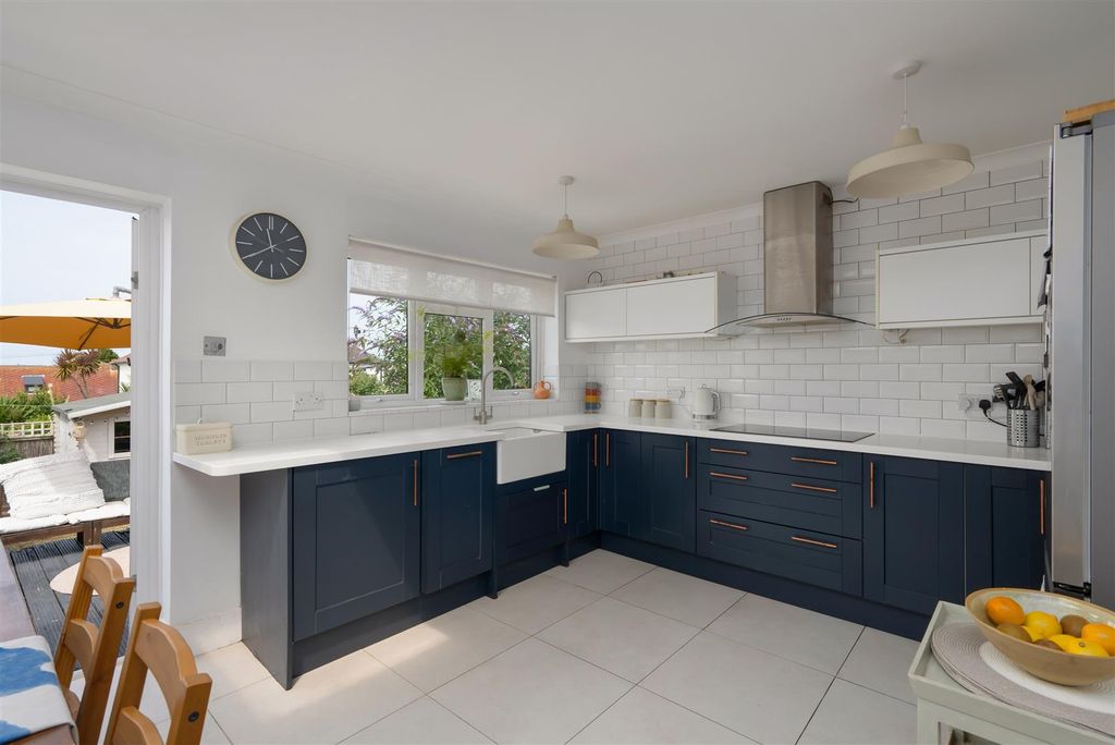 Property photo 3 of 19 Herne Avenue, Herne Bay