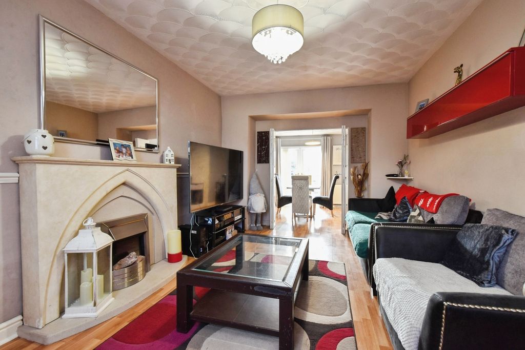 Property photo 2 of 16 Pbox-Img.Jpg