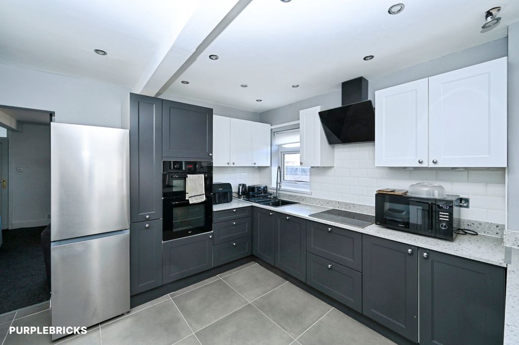 Property photo 2 of 29 Kitchen