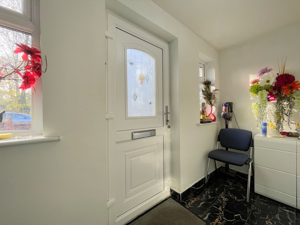 Property photo 2 of 16 Porch 