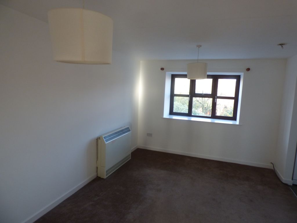 Property photo 2 of 12 Living Room